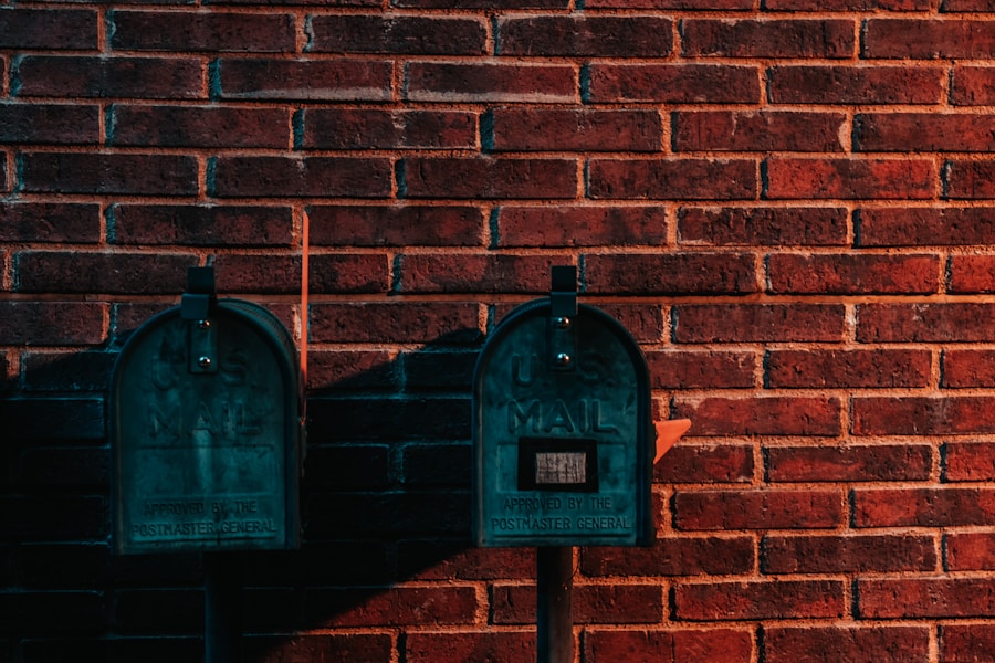 Photo "email distribution list vs shared mailbox"