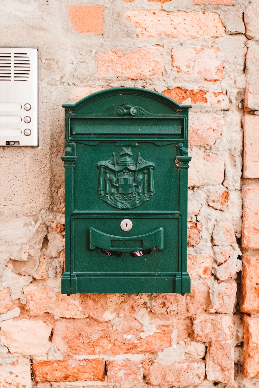 Photo "email distribution list vs security group"